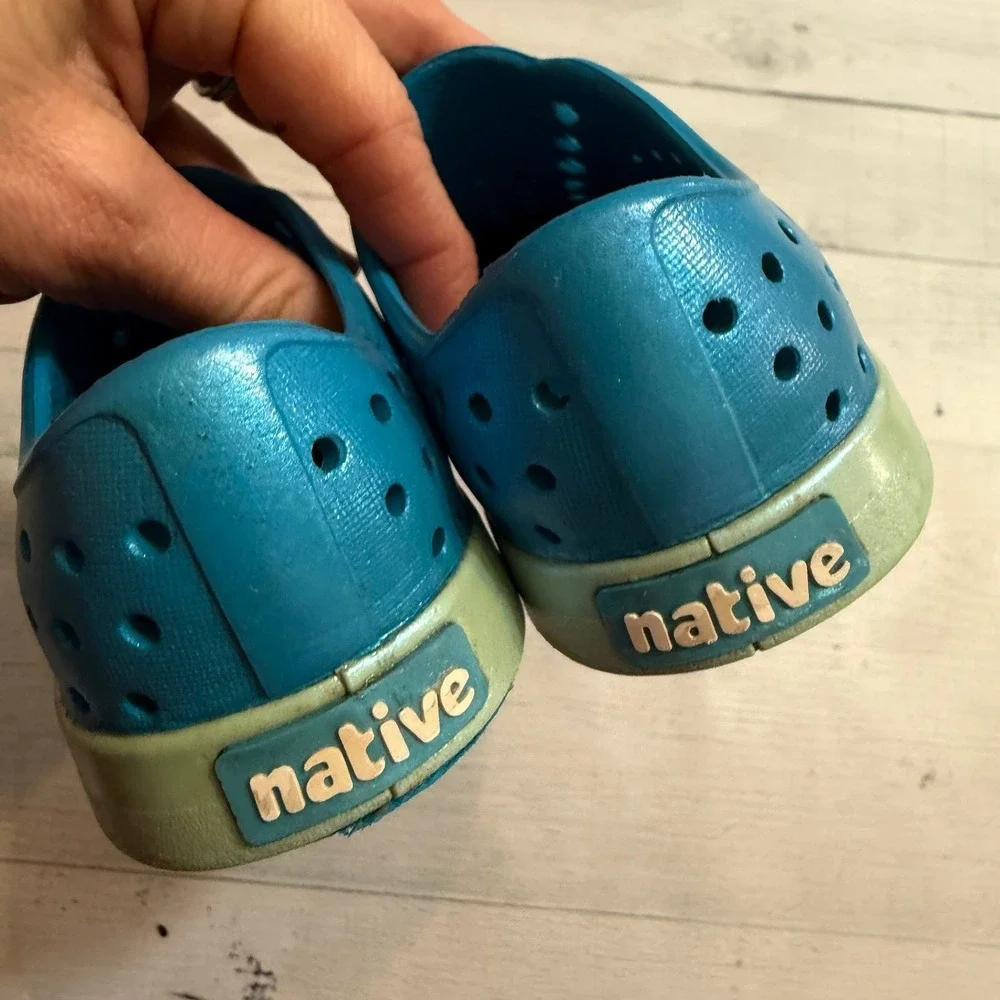 Native Jefferson blue metallic slip on shoes child 9